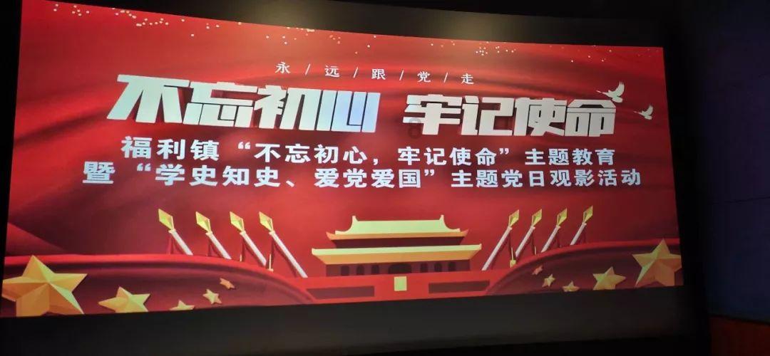 吴千语随老公国外度假被拍,素颜被指一脸男星
